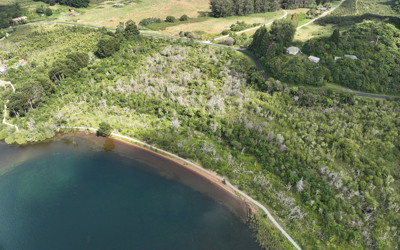 Lake Ōkāreka 